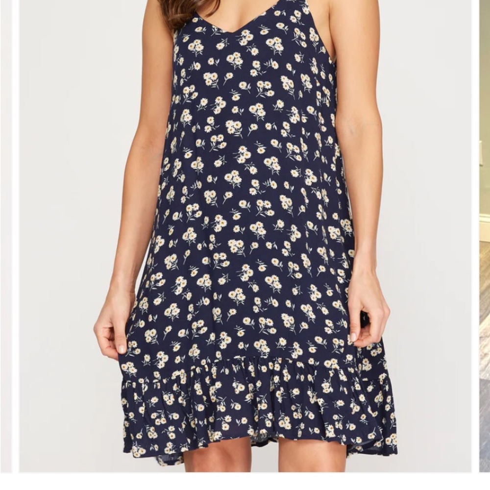 Navy blue floral sundress. Size M. NWT.